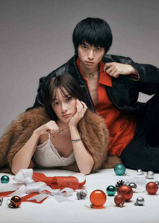 【プレゼントにおすすめ】お得なペアセット Bubble Letter Necklace